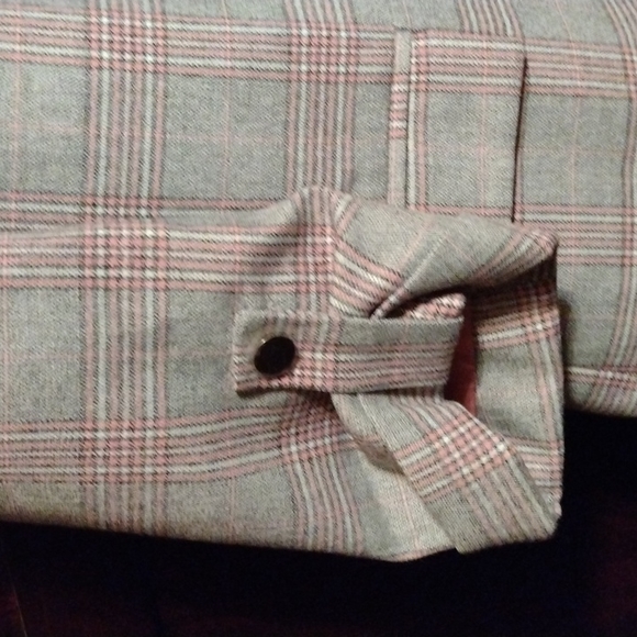 Le Chateau Pink and Grey Plaid Blazer - Picture 2 of 3